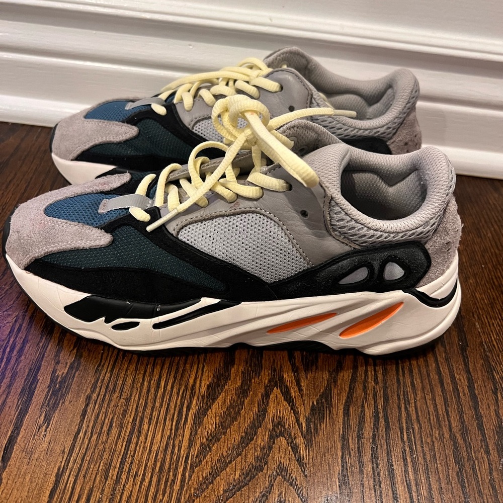 Yeezy Boost 700 wave runner